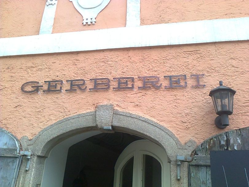 Gebäudebeschriftung