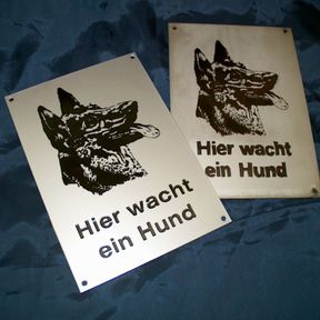 Hunde-Warnschild der Anfertigung individueller Schilder in Oberösterreich